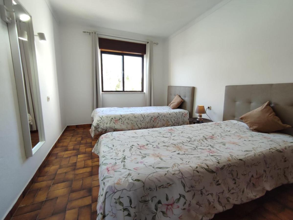 Apartamento V2 Pedro - By Bedzy Albufeira Buitenkant foto