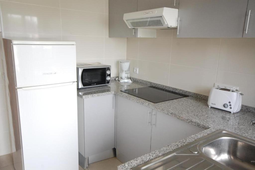 Apartamento V2 Pedro - By Bedzy Albufeira Buitenkant foto
